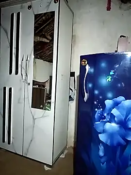 Snapshot of Lona2525 chatting on 11.02.25 Lona2525 online show from 11.02.25