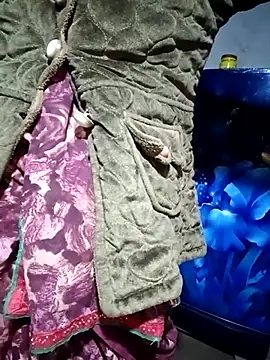 Snapshot of Lona2525 chatting on 12.04.25 Lona2525 online show from 12.04.25