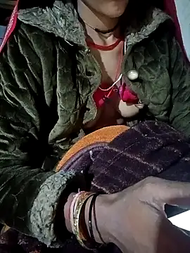 Snapshot of Lona2525 chatting on 12.18.25 Lona2525 online show from 12.18.25