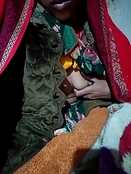 Snapshot of Lona2525 chatting on 12.21.25 Lona2525 online show from 12.21.25