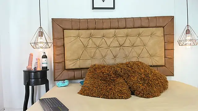 Snapshot of hannarose1208 chatting on 10.14.25 hannarose1208 online show from 10.14.25