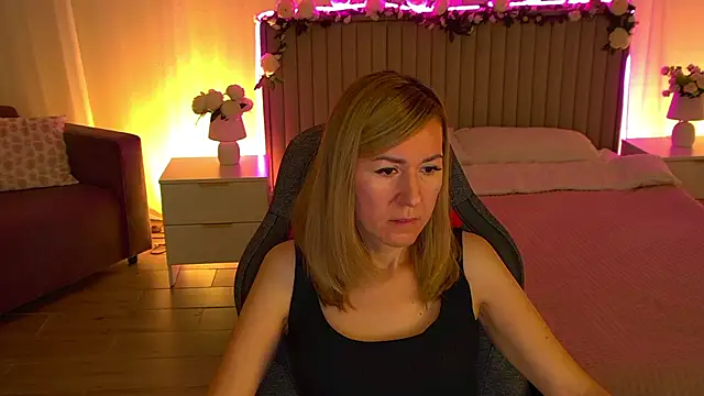 DonnaSmitth online show from 11.24.25