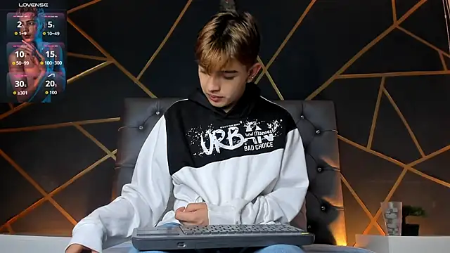 Lian Miller1  online show from 01.09.26