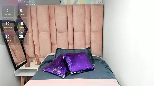 Issa Milf   online show from 03.10.26