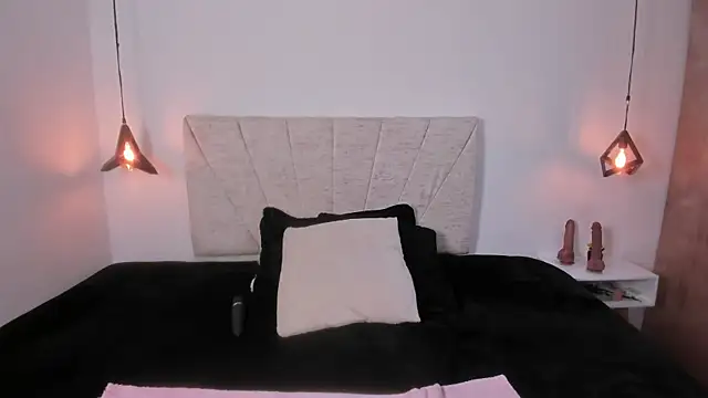 Issa Milf   online show from 04.23.26