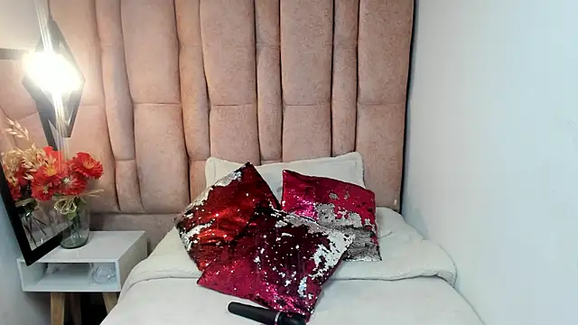 Snapshot of Issa_Milf__ chatting on 07.08.26 Issa Milf online show from 07.08.26