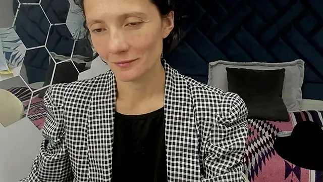 Valery More   online show from 11.13.25