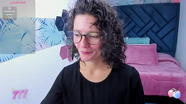 Snapshot of Valery_More__ chatting on 04.30.26 Valery More online show from 04.30.26