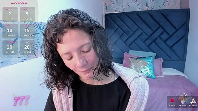 Snapshot of Valery_More__ chatting on 05.29.26 Valery More online show from 05.29.26