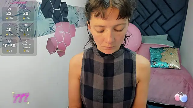 Snapshot of Valery_More__ chatting on 06.05.26 Valery More online show from 06.05.26