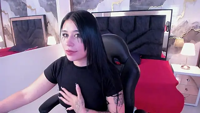 Snapshot of SusanVilla chatting on 06.23.26 SusanVilla online show from 06.23.26