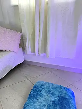 Snapshot of In-Ur-dreams chatting on 10.14.25 In-Ur-dreams online show from 10.14.25