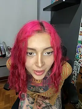 Snapshot of SelenaRouge1 chatting on 11.06.25 SelenaRouge1 online show from 11.06.25