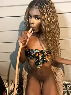 Snapshot of gingergirl67_ chatting on 10.18.25 gingergirl67 online show from 10.18.25