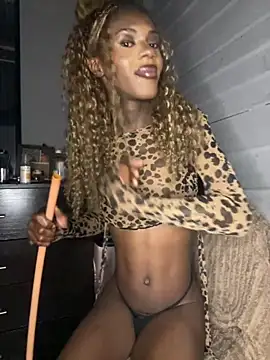 Snapshot of gingergirl67_ chatting on 10.31.25 gingergirl67 online show from 10.31.25