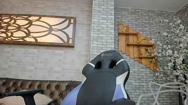 Alisonn Doll online show from 02.02.26