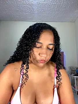 Snapshot of jesicamonroe44 chatting on 10.30.25 jesicamonroe44 online show from 10.30.25