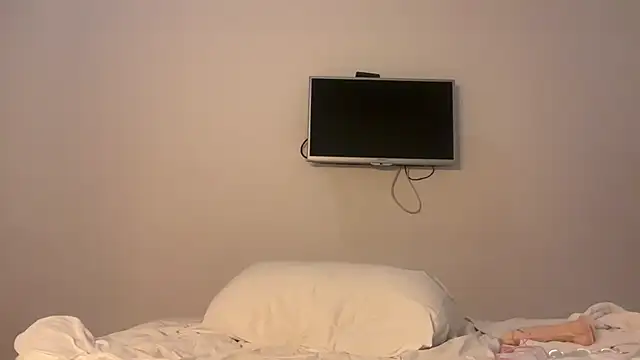 realrockybee1 online show from 11.08.25