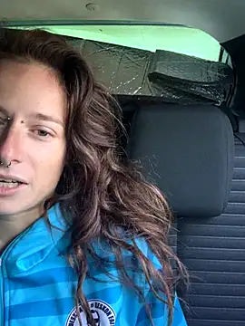 GoldenPussy1329 online show from 10.18.25