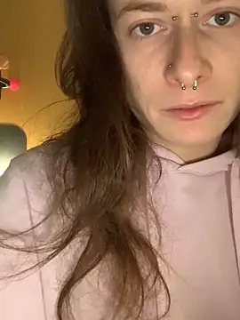 Snapshot of GoldenPussy1329 chatting on 02.11.26 GoldenPussy1329 online show from 02.11.26