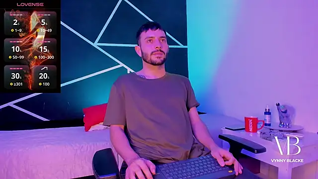 VynnyBlacke  online show from 12.15.25