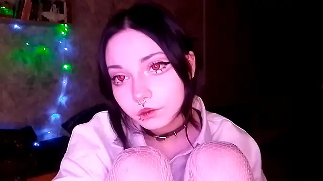 Snapshot of Beeping_Creature chatting on 10.20.25 Beeping Creature online show from 10.20.25