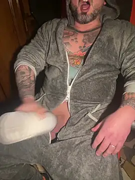 Snapshot of marcotatuatooo chatting on 01.15.26 marcotatuatooo online show from 01.15.26