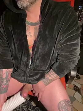 Snapshot of marcotatuatooo chatting on 01.17.26 marcotatuatooo online show from 01.17.26