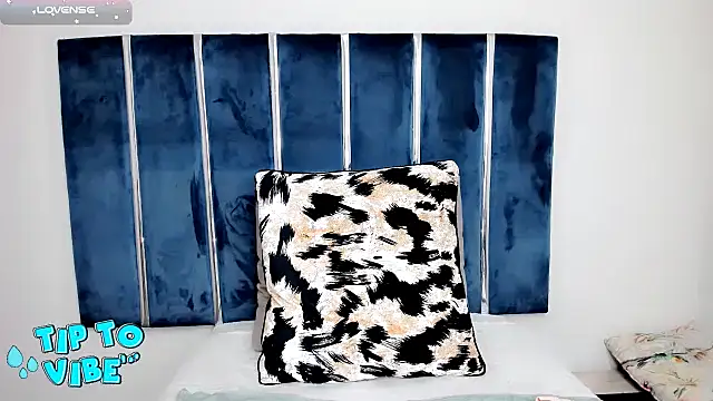 INDIANROMANCE online show from 02.18.25