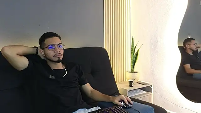 Snapshot of Jaybrown__1 chatting on 10.07.25 Jaybrown 1 online show from 10.07.25