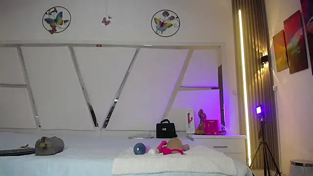 chloe  Jones  online show from 06.01.26