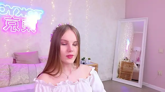 Lili Lohan online show from 05.15.26