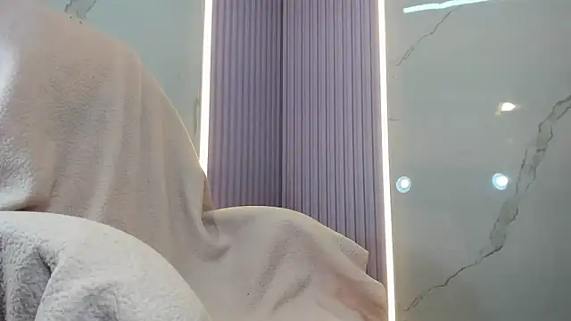 Mila Leon online show from 06.18.26