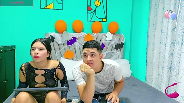 Snapshot of Laura_King chatting on 10.29.25 Laura King online show from 10.29.25