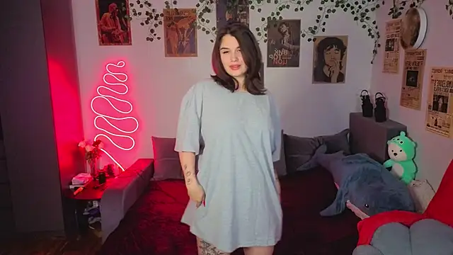 Snapshot of kira_kick chatting on 11.05.25 kira kick online show from 11.05.25