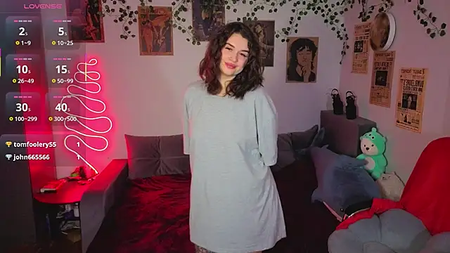 Snapshot of kira_kick chatting on 11.11.25 kira kick online show from 11.11.25