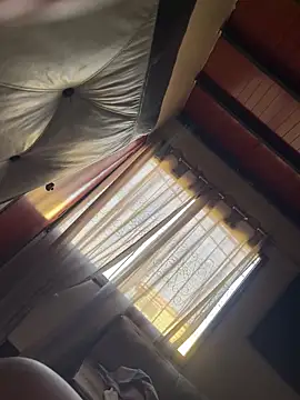 Valentino-elTuyo online show from 10.18.25