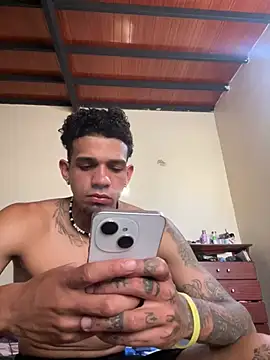 Valentino-elTuyo online show from 02.02.26