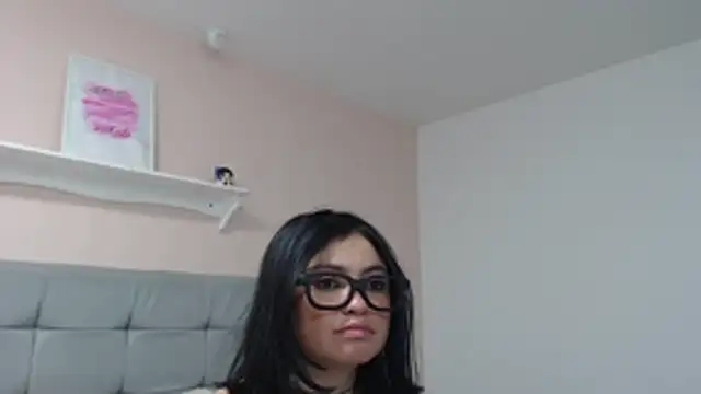 Snapshot of Wandaa- chatting on 11.23.25 Wandaa- online show from 11.23.25