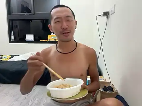 Snapshot of mrcaiziv chatting on 10.20.25 mrcaiziv online show from 10.20.25