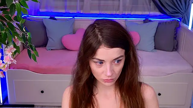 Snapshot of NikkaBush chatting on 10.21.25 NikkaBush online show from 10.21.25