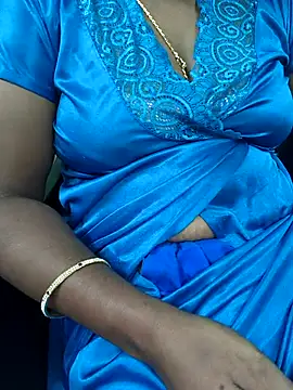 Snapshot of Tamilselviroja- chatting on 10.13.25 Tamilselviroja- online show from 10.13.25