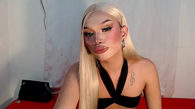 Snapshot of amandareddragon chatting on 11.08.25 amandareddragon online show from 11.08.25