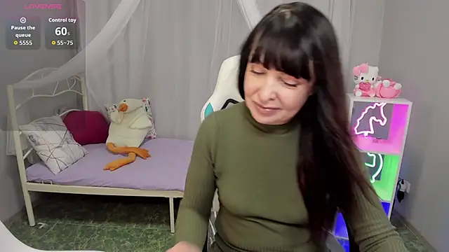 Snapshot of LindaRomero chatting on 11.09.25 LindaRomero online show from 11.09.25