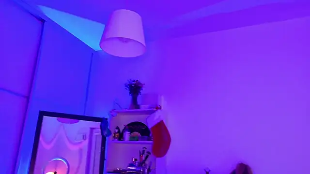 MysticRoxanne online show from 12.04.25