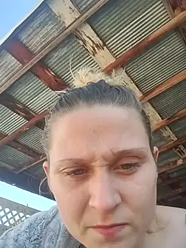 Queen2454 online show from 09.28.25