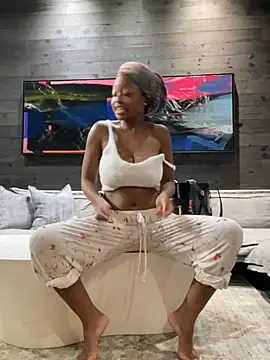 tia   fox online show from 02.20.26