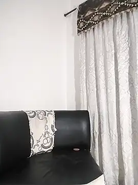 RobertaxGutierrez online show from 10.15.25