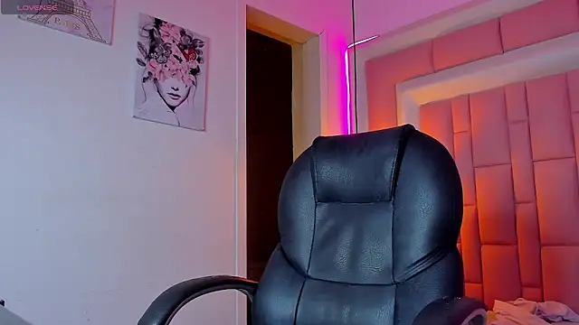 Snapshot of cherub_ chatting on 12.17.25 cherub online show from 12.17.25