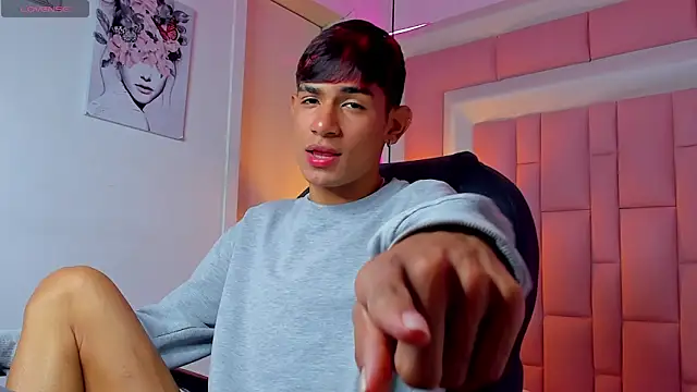 Snapshot of cherub_ chatting on 12.19.25 cherub online show from 12.19.25